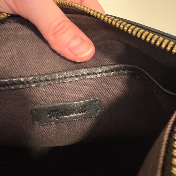 Madewell Black Simple Crossbody Bag - Picture 7 of 9